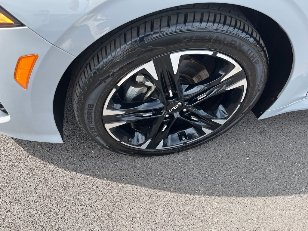 Used 2022 Gray Kia GT-Line image 9