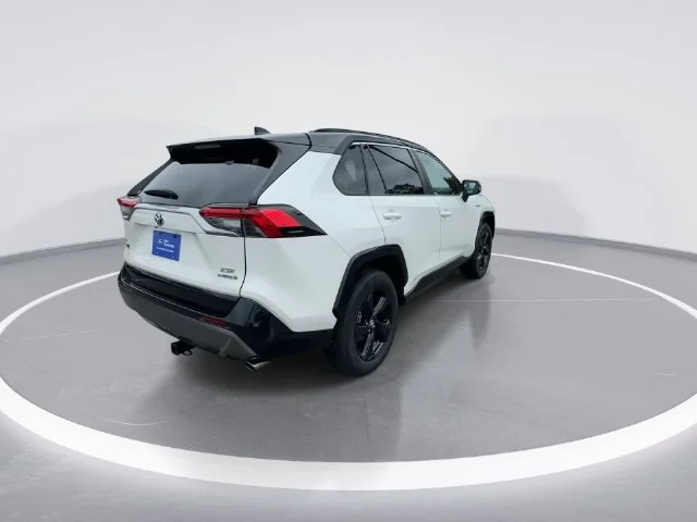 Used 2019 White Toyota XSE image 7