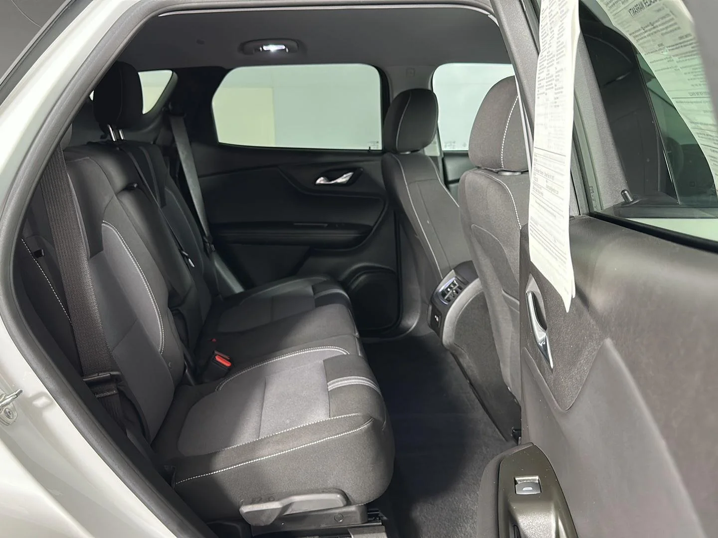 Used 2024 Summit White Chevrolet LT image 27