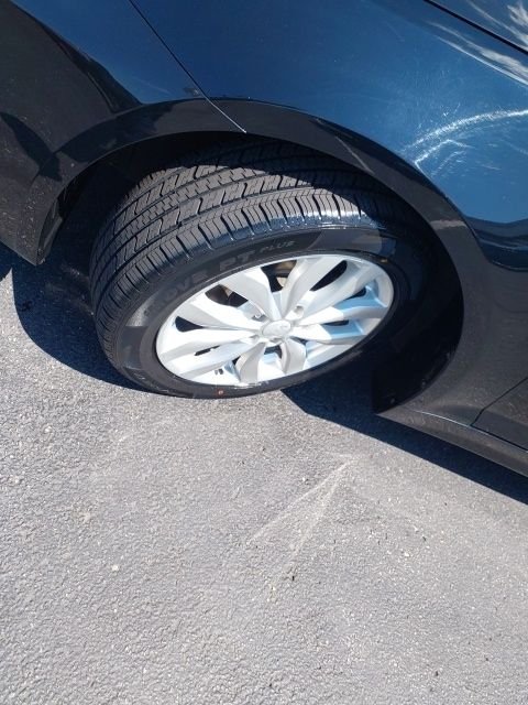 Used 2015 Black Kia EX image 5