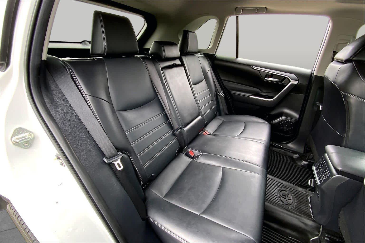 Used 2023 Wind Chill Pearl Toyota XLE Premium image 19