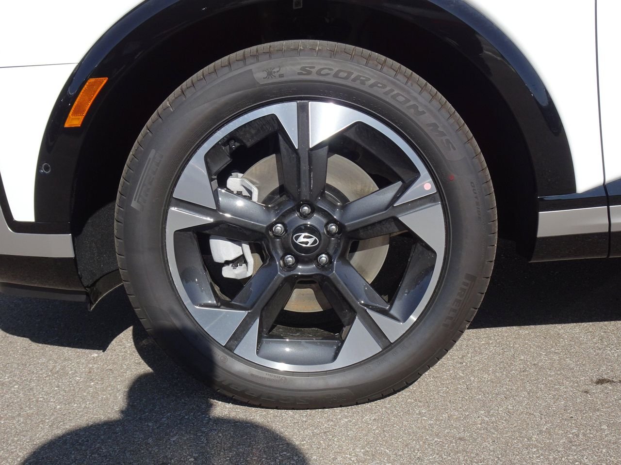 New 2027 White Hyundai Limited 8P image 27