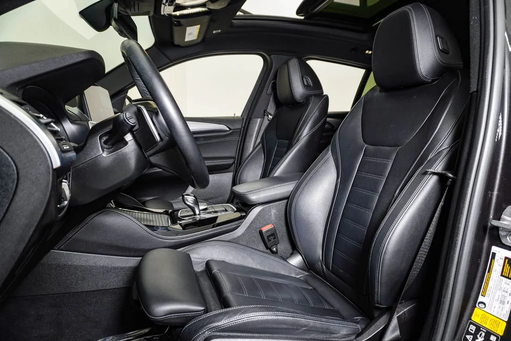 Used 2023 Dark Graphite BMW xDrive30i image 17