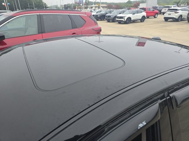 Used 2019 Black Nissan 2.5 SL image 4