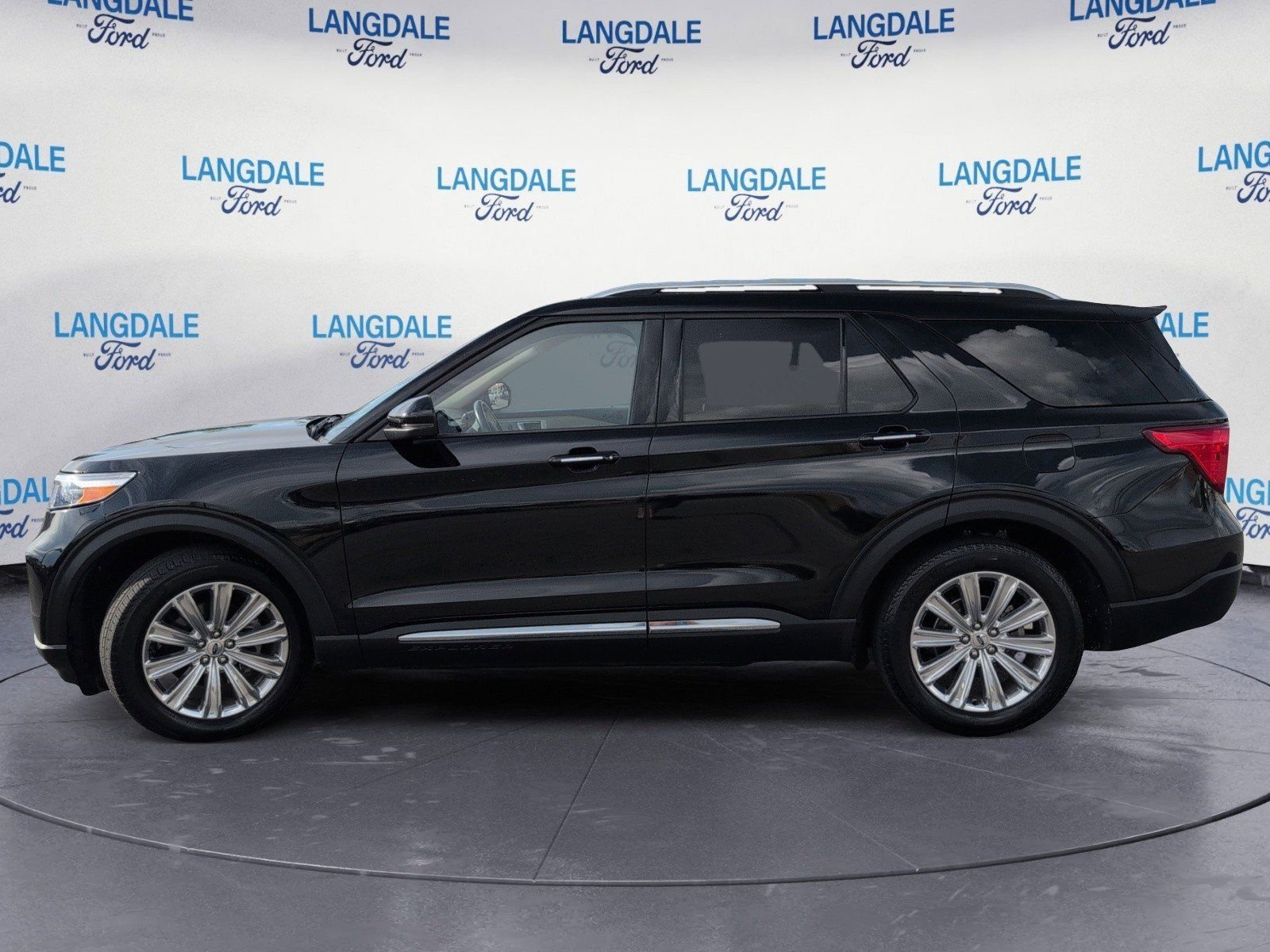 Used 2022 Black Metallic Ford Limited image 10