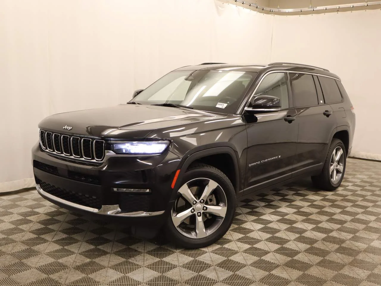 Certified Used 2021 Diamond Black Jeep Limited image 1