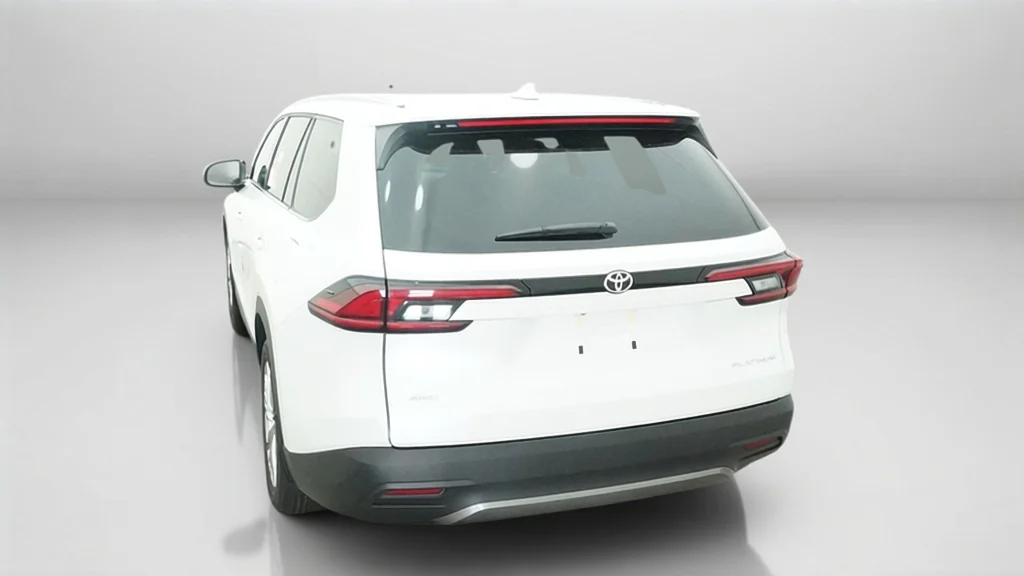 New 2026 Wind Chill Pearl Toyota Platinum image 13