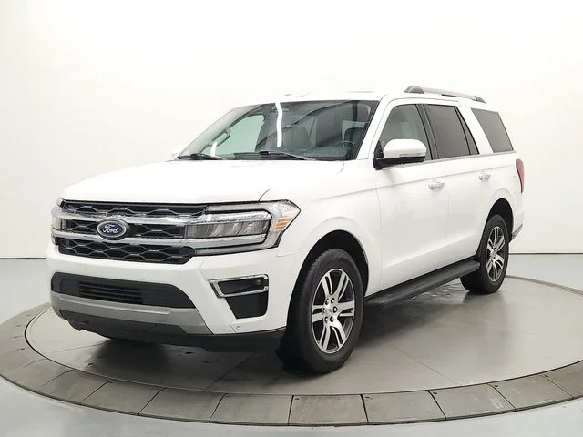 Used 2024 White Ford Limited image 3