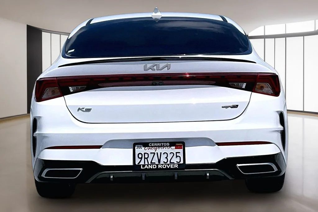 Used 2022 White Kia GT-Line image 5