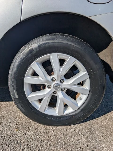 Used 2012 Silver Nissan SV image 25