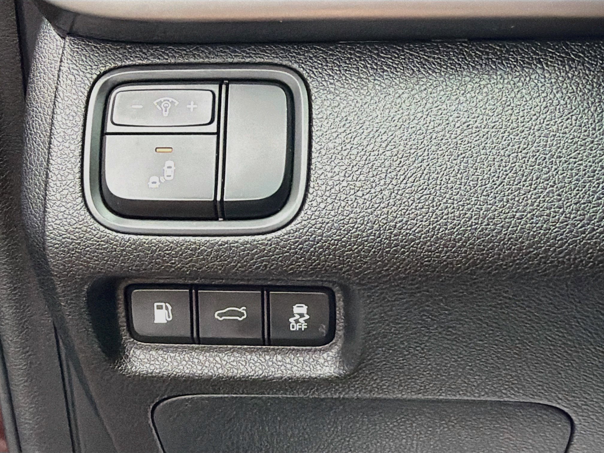 Used 2018 Sangria Kia LX image 29