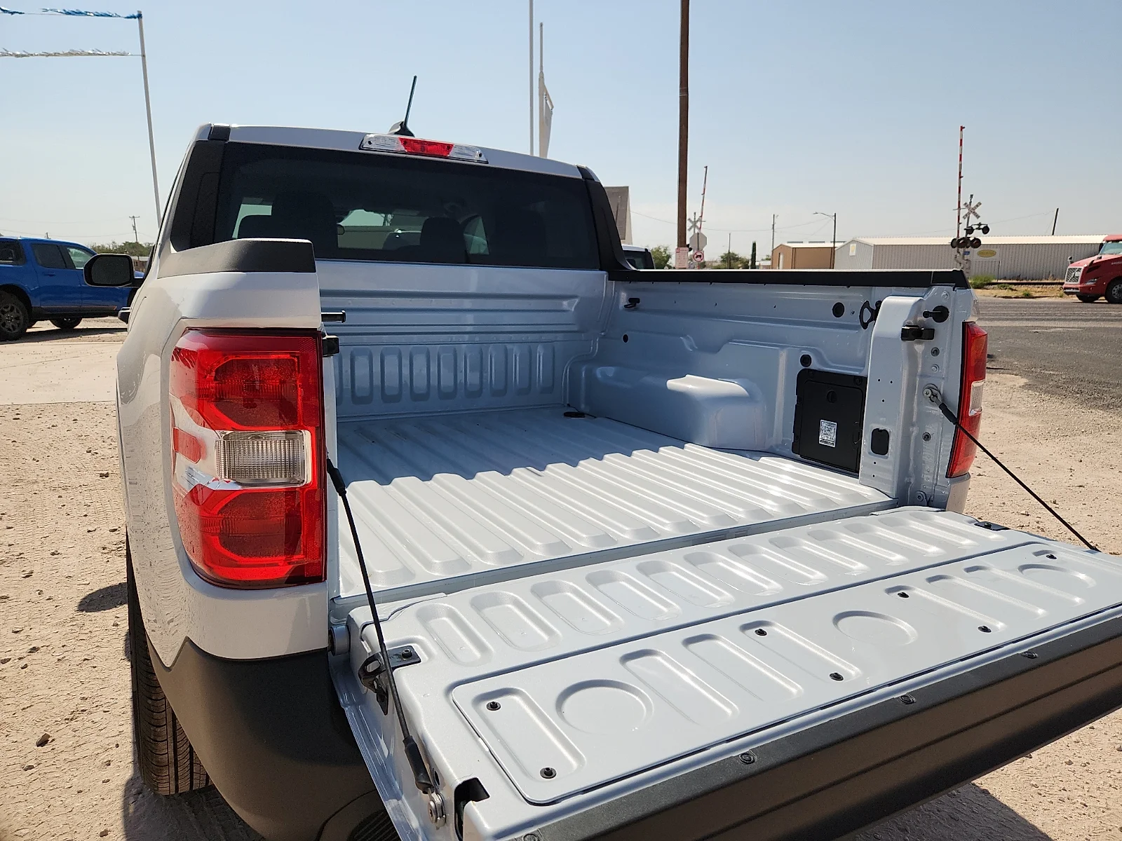 New 2026 Space White Metallic Ford XLT image 11