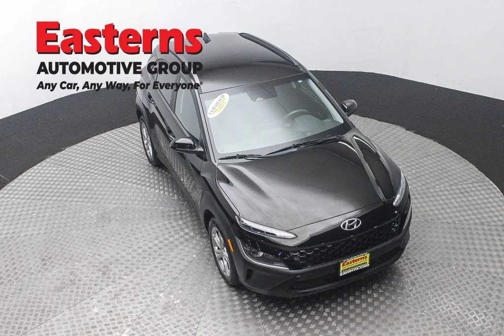 Used 2023 Black Hyundai SEL image 3