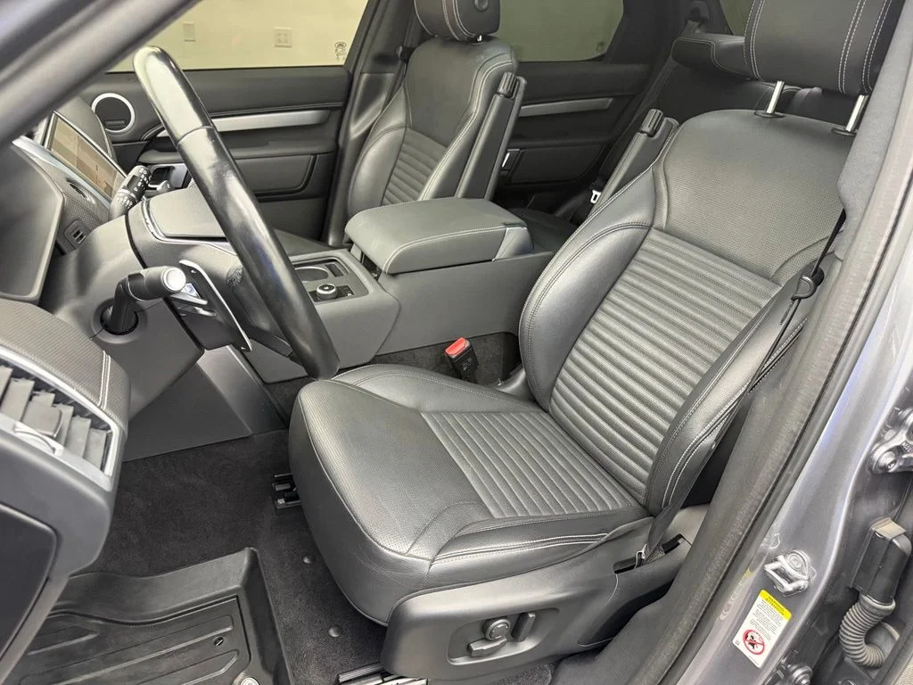 Used 2023  Land Rover S R-Dynamic image 24
