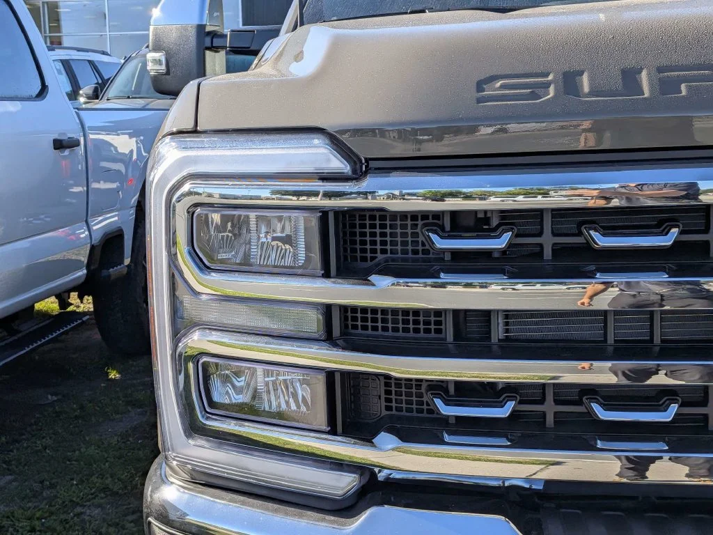 New 2027 Marsh Gray Metallic Ford F-250® Lariat® image 7