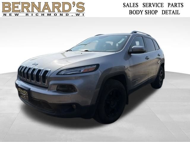 Used 2017 Silver Jeep Latitude image 1
