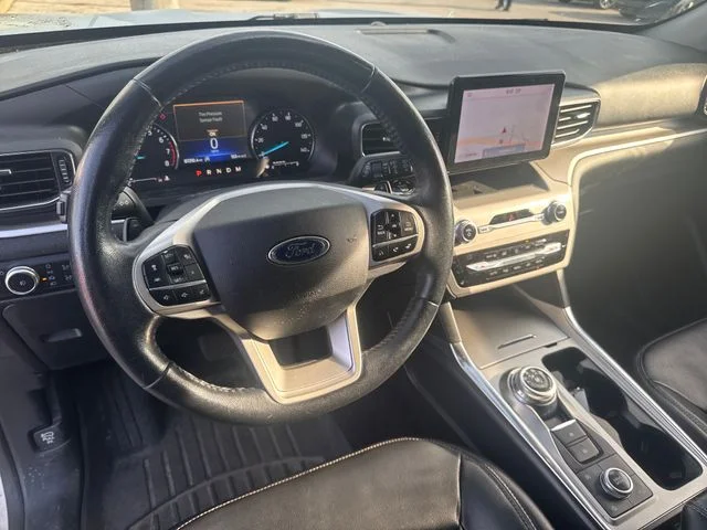 Used 2021 Silver Ford XLT image 8