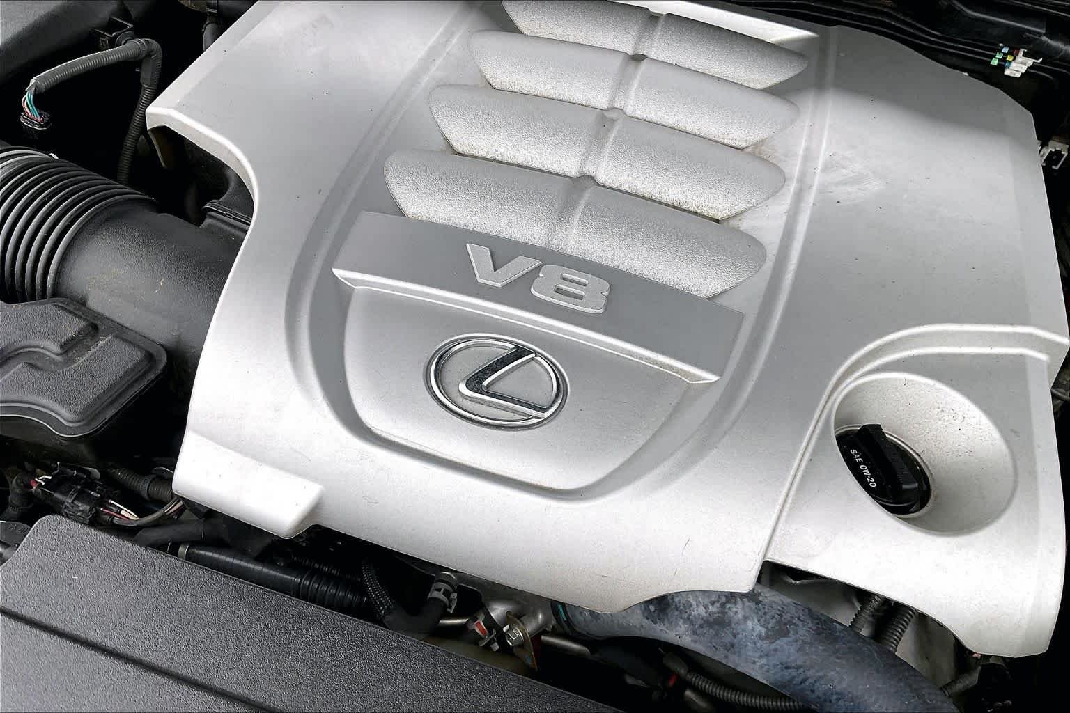 Used 2019 Atomic Silver Lexus  image 30