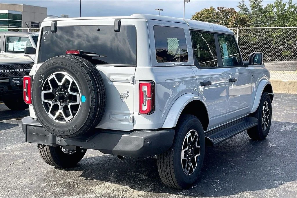 New 2026 Avalanche Gray Ford Outer Banks® image 12