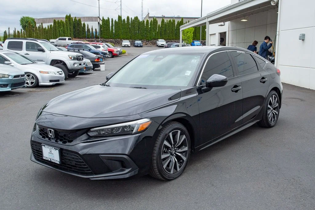 2024 Honda Civic Hatchback EX-L - Photo 6