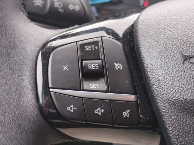 Used 2022 Black Ford SE image 16
