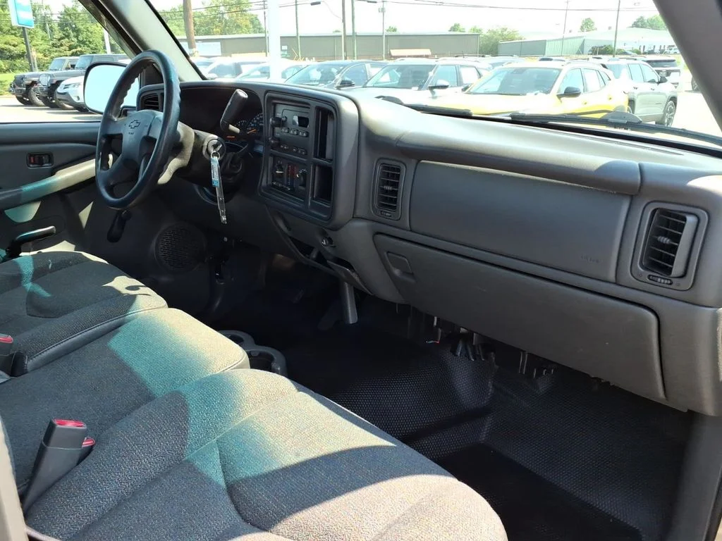 Used 2005 Beige Chevrolet Work Truck image 27