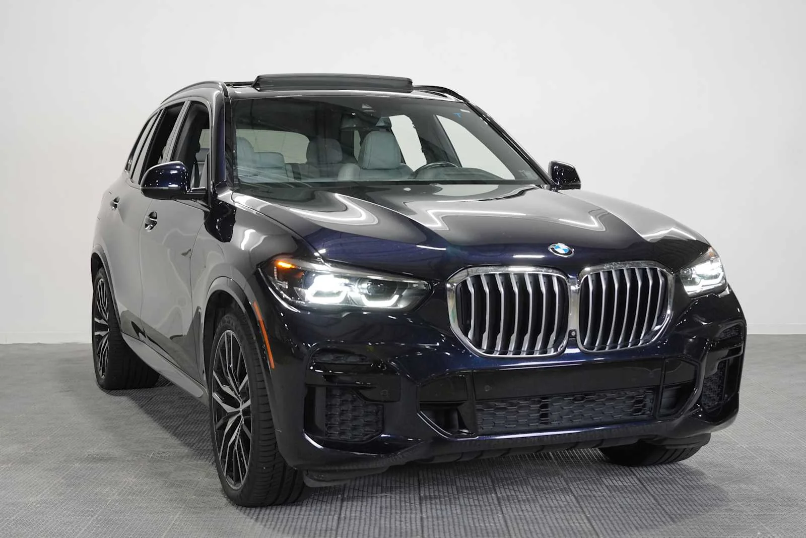 Certified Used 2023 Carbon Black Metallic BMW sDrive40i image 3