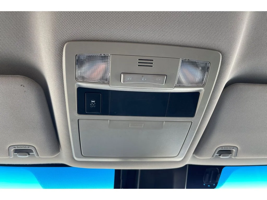 Used 2018 Quicksand Toyota SR5 image 23