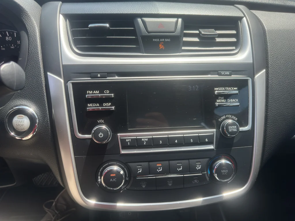 Used 2018 Gun Metallic Nissan 2.5 S image 3