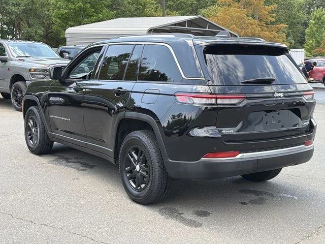 Used 2023 Black Jeep Laredo image 11