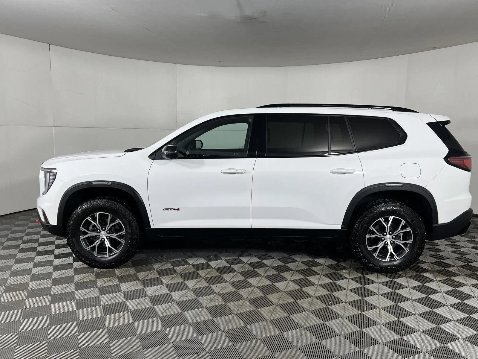 Used 2025 Summit White GMC AWD AT4 image 4