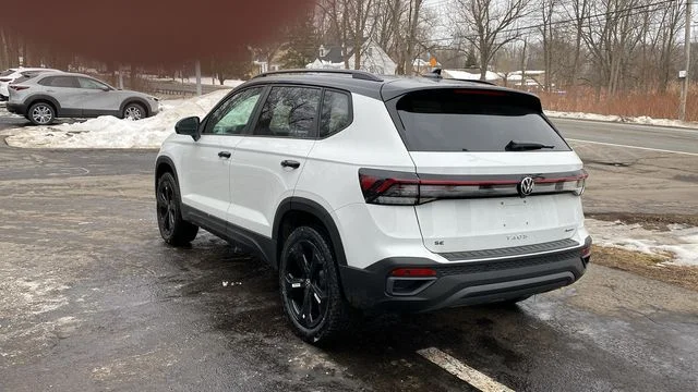 2026 Volkswagen Taos SE Black - Photo 7