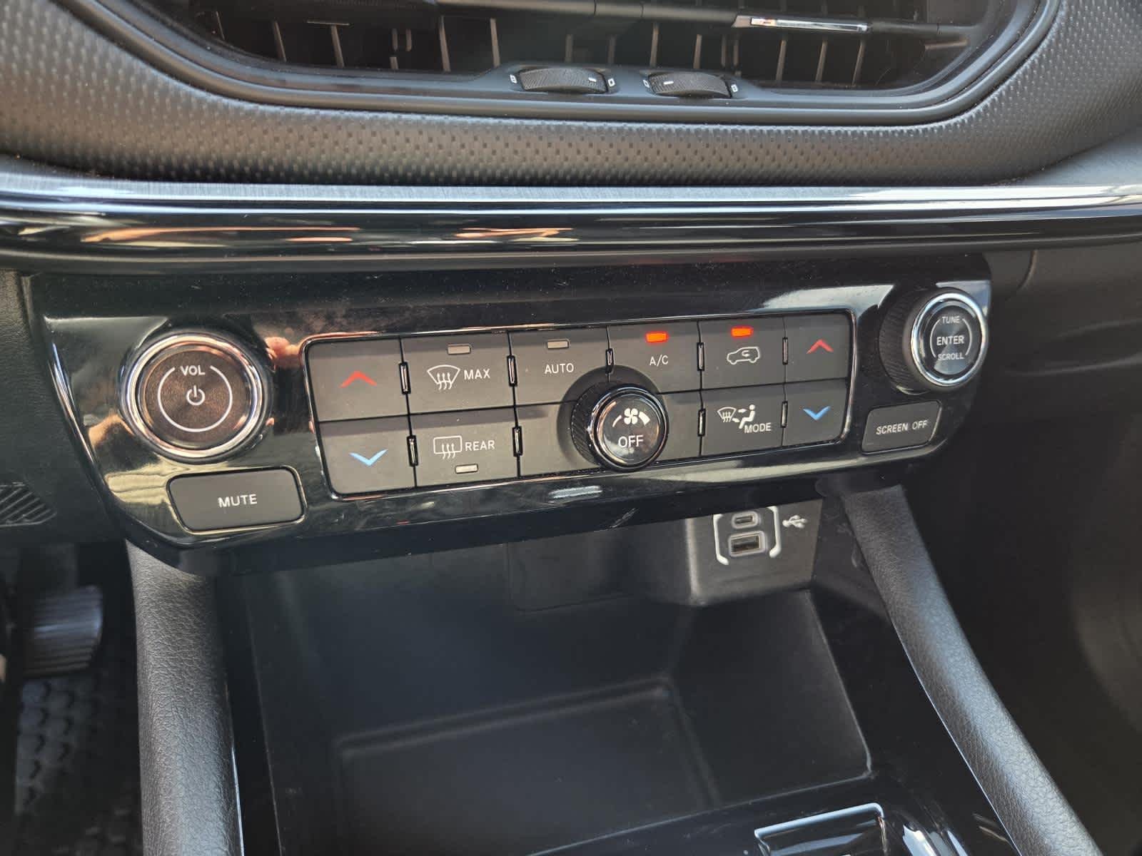 Used 2023 Granite Crystal Metallic Clearcoat Jeep Trailhawk image 22