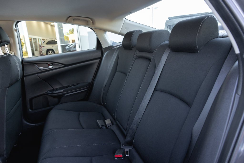Used 2018 Polished Metal Metallic Honda EX-T image 25