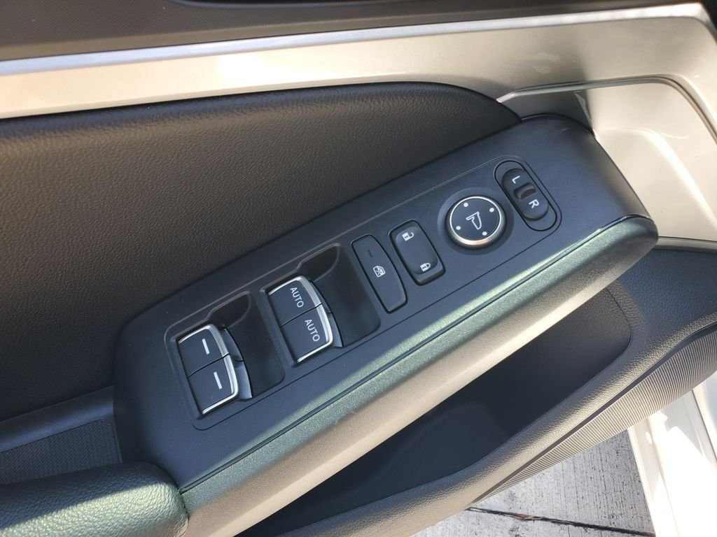 Used 2024 White Acura Base image 18