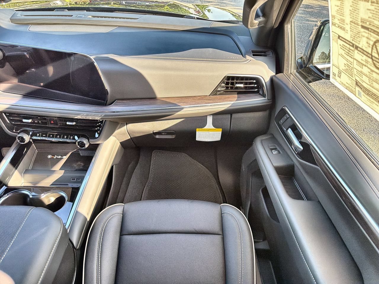 2026 Chevrolet Suburban Premier - Photo 24