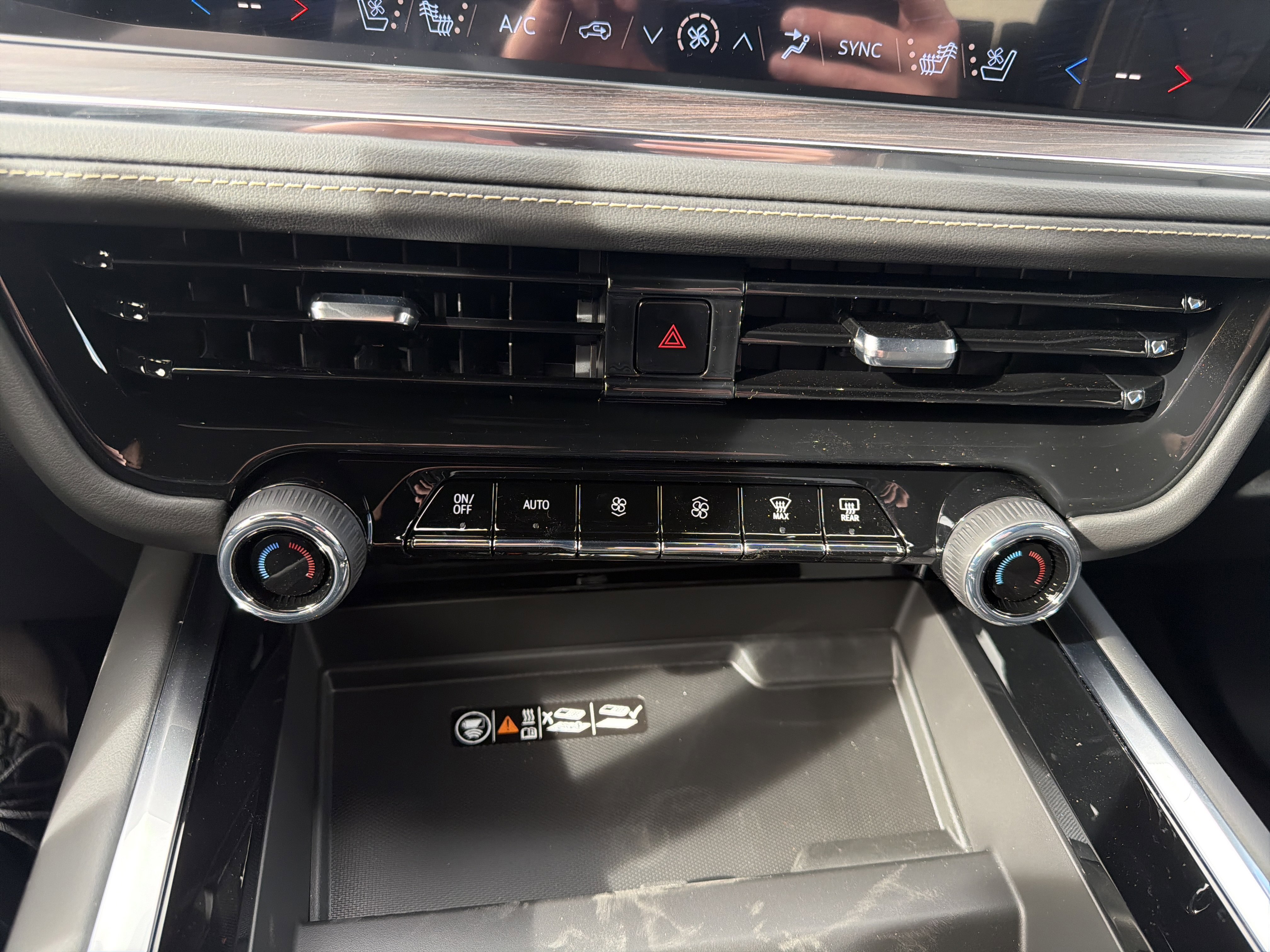 2026 Chevrolet Suburban Premier - Photo 21