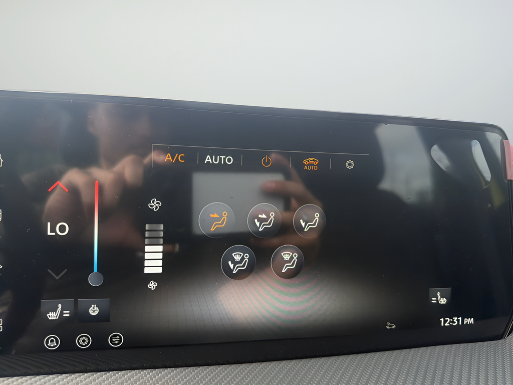 2026 Nissan KICKS SR - Photo 35