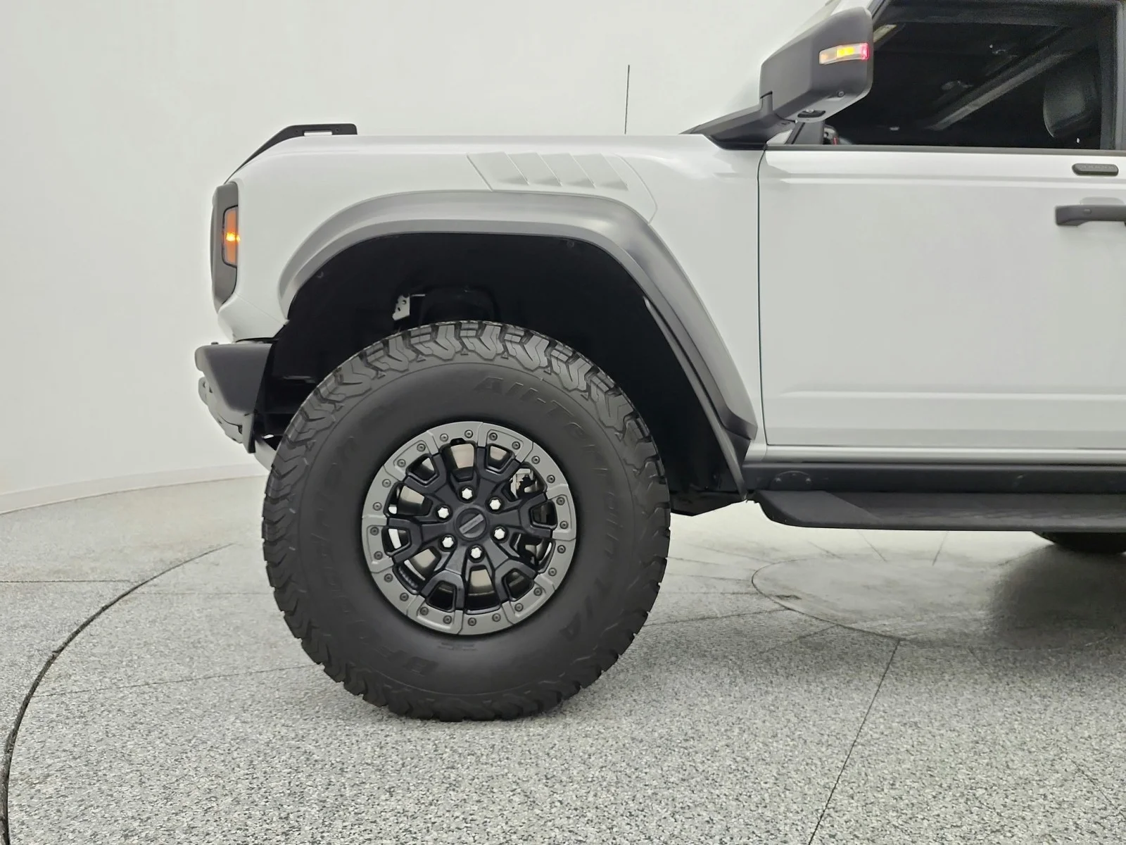 Used 2023 Oxford White Ford Raptor 4 Door Advanced 4x4 image 17