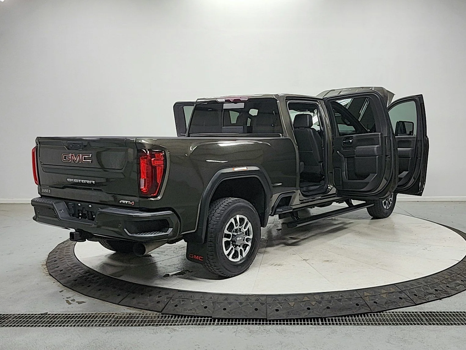 Used 2022  GMC AT4 image 15