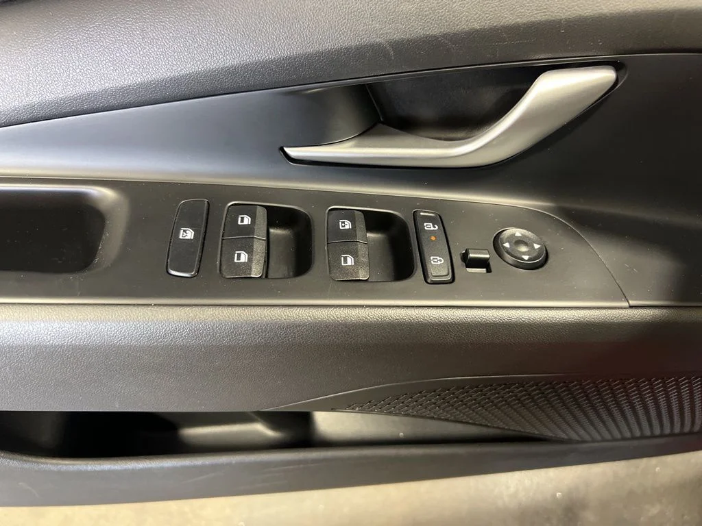 2025 Hyundai Elantra SEL - Photo 30