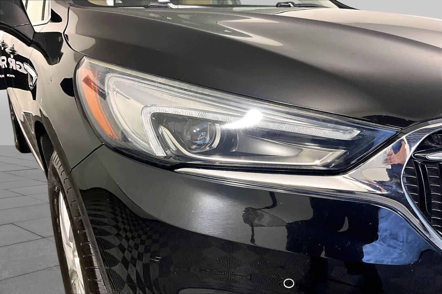 Used 2018 Ebony Twilight Metallic Buick Premium image 25