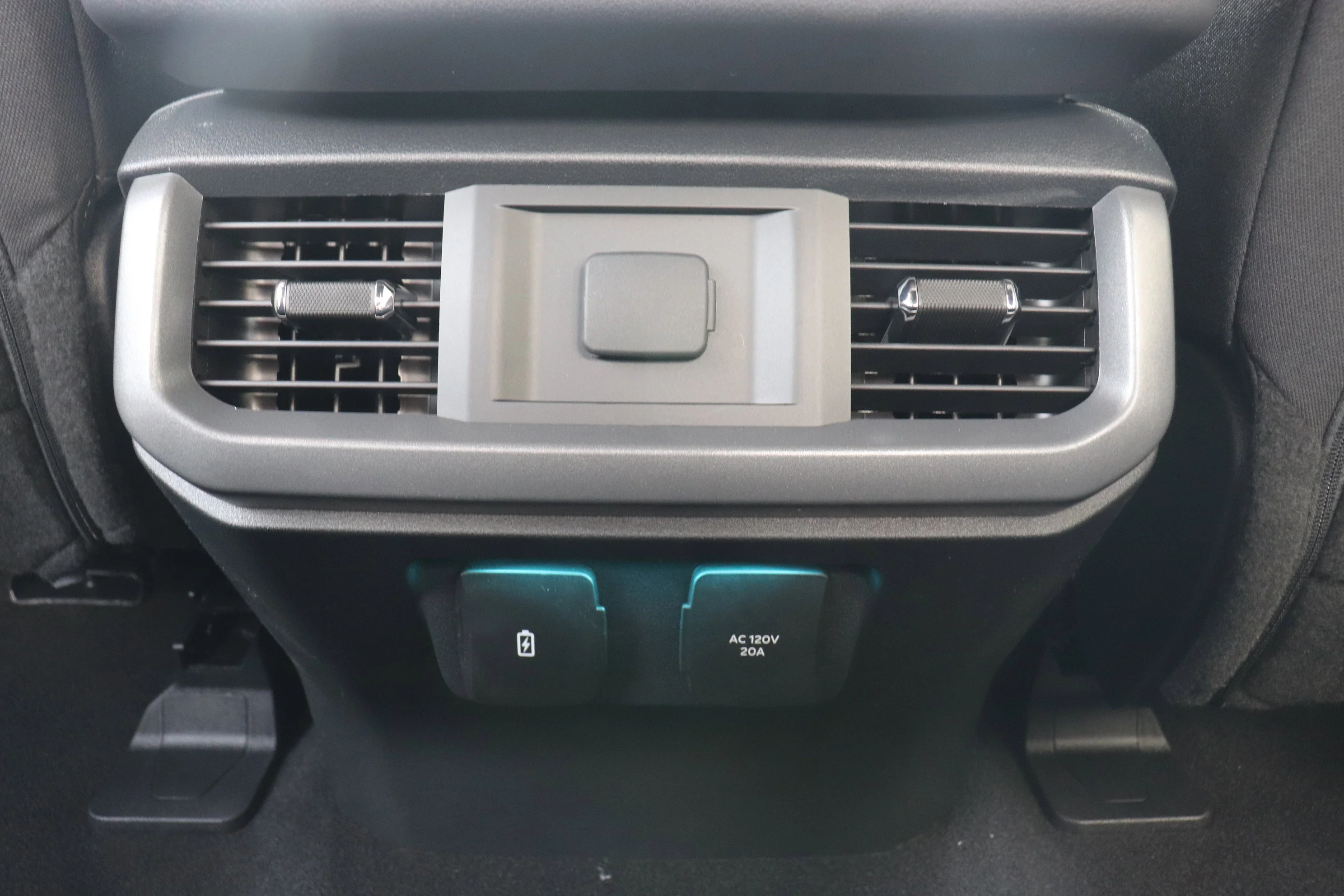 New 2026 OXFORD WHITE Ford XLT image 18