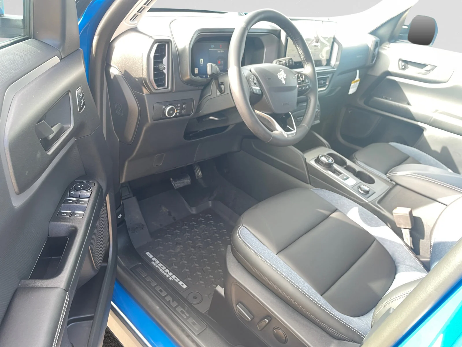 New 2026 Velocity Blue Metallic Ford Outer Banks image 12