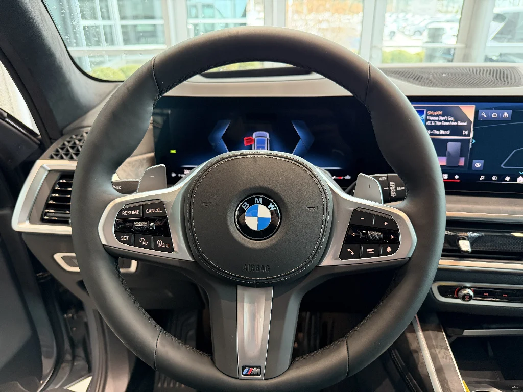 New 2026 Skyscraper Grey Metallic BMW xDrive40i image 9