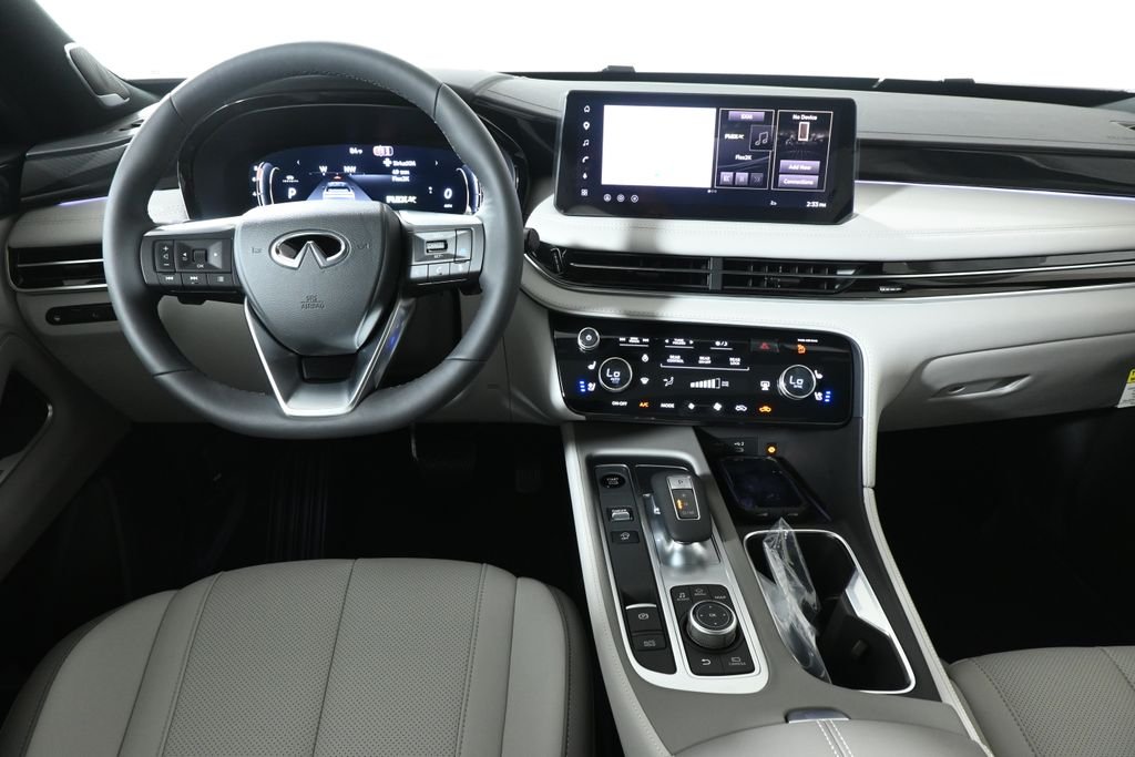 New 2027 2T RAD WHT INFINITI Sport AWD image 17