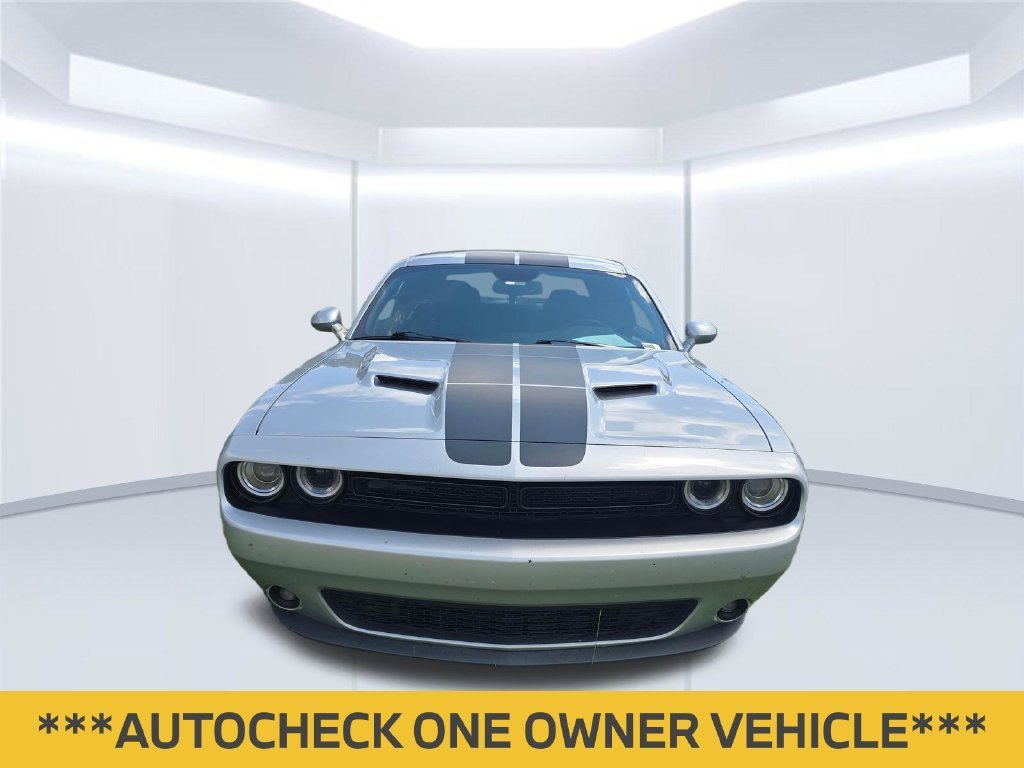 Used 2020 Silver Dodge SXT image 2