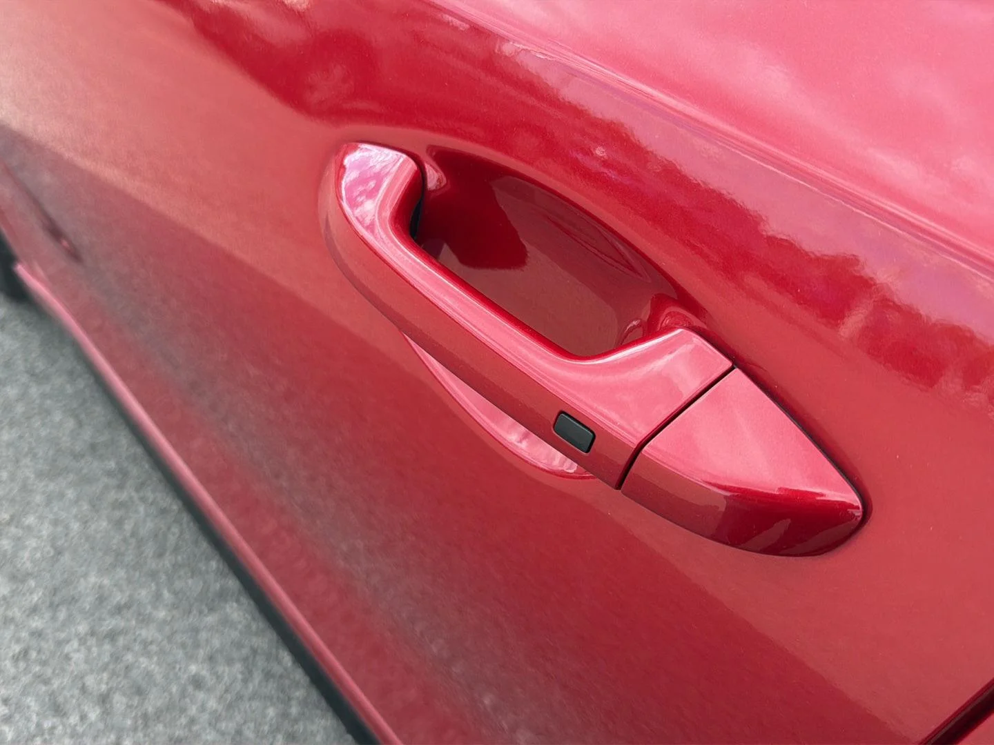 Used 2023 Currant Red Kia GT image 10