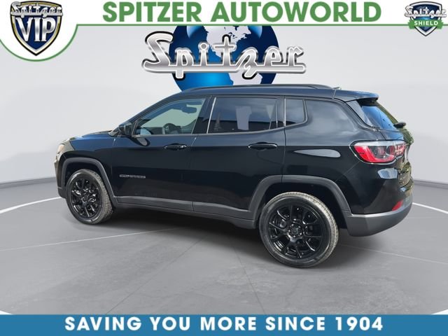 Used 2025 Black Jeep Latitude image 7