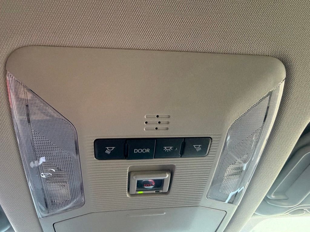 Used 2025 Ice Toyota XLE image 23
